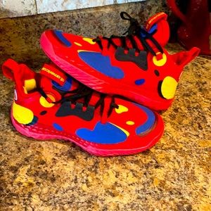 James Harden Volume 5 'McDonalds All American' basketball shoe. Size 7